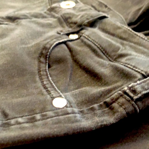 Illegal Jeans 💜 - Picture 5 of 13